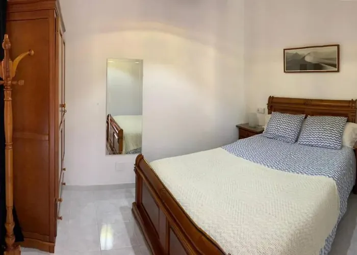 Casa Antigua Reformada Junto Al Mar
